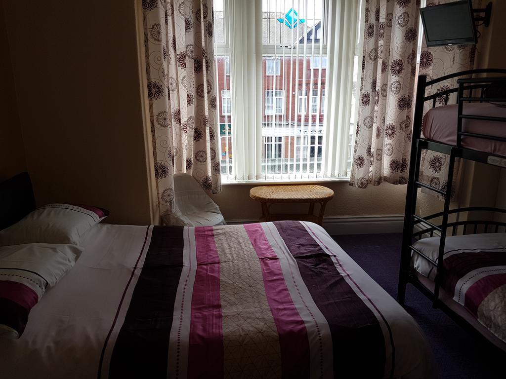 Kings Court Families & Couples Bed and Breakfast Blackpool Buitenkant foto