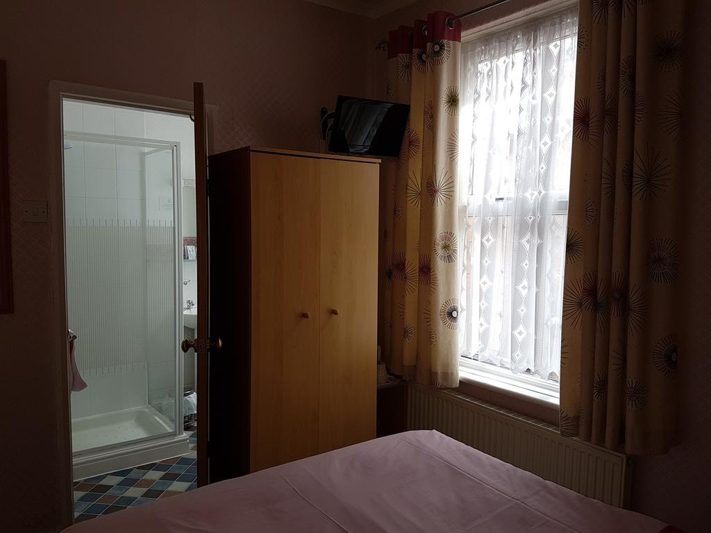 Kings Court Families & Couples Bed and Breakfast Blackpool Buitenkant foto
