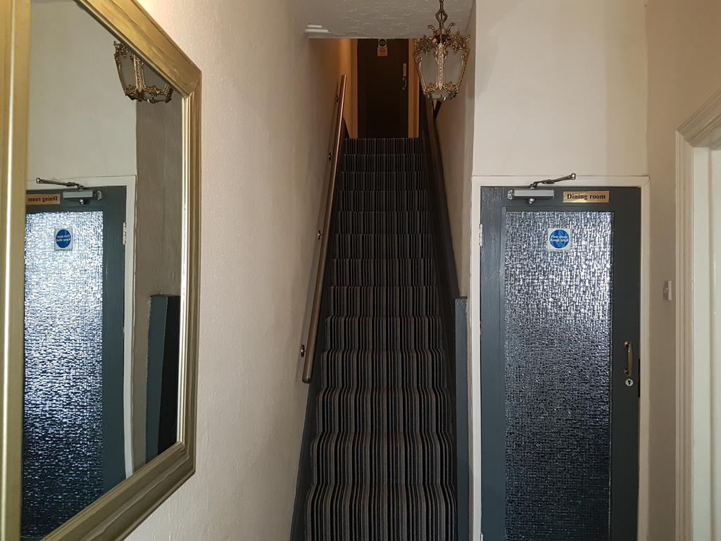 Kings Court Families & Couples Bed and Breakfast Blackpool Buitenkant foto