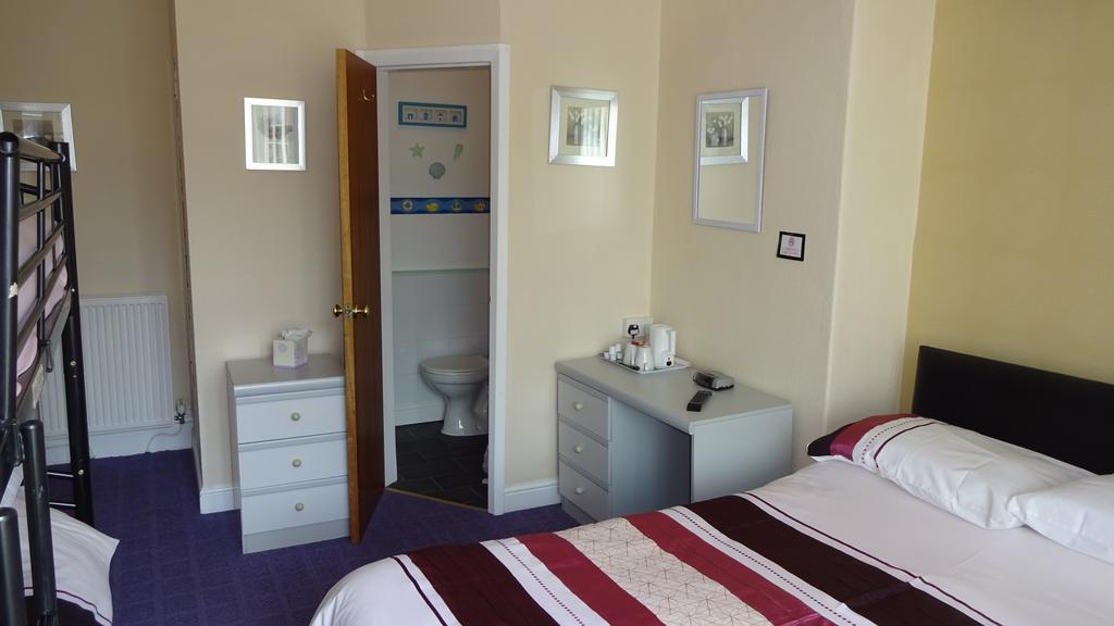 Kings Court Families & Couples Bed and Breakfast Blackpool Buitenkant foto