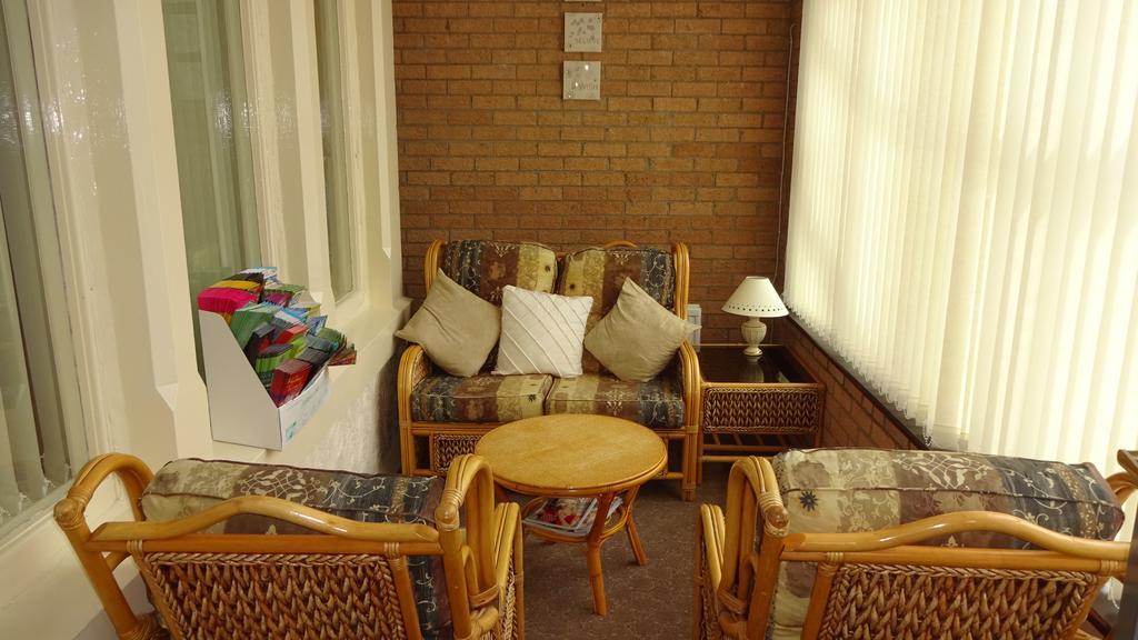 Kings Court Families & Couples Bed and Breakfast Blackpool Buitenkant foto