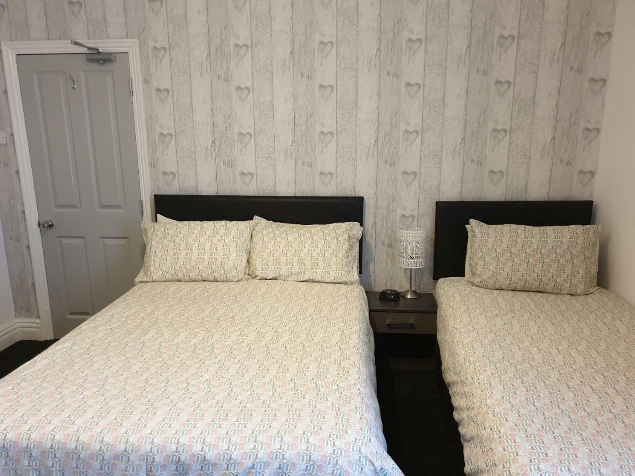 Kings Court Families & Couples Bed and Breakfast Blackpool Buitenkant foto